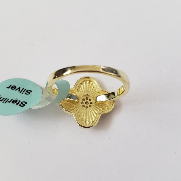 Yellow Gold Plate Sterling Silver Clover Ring Size 7 - Picture 4 of 6